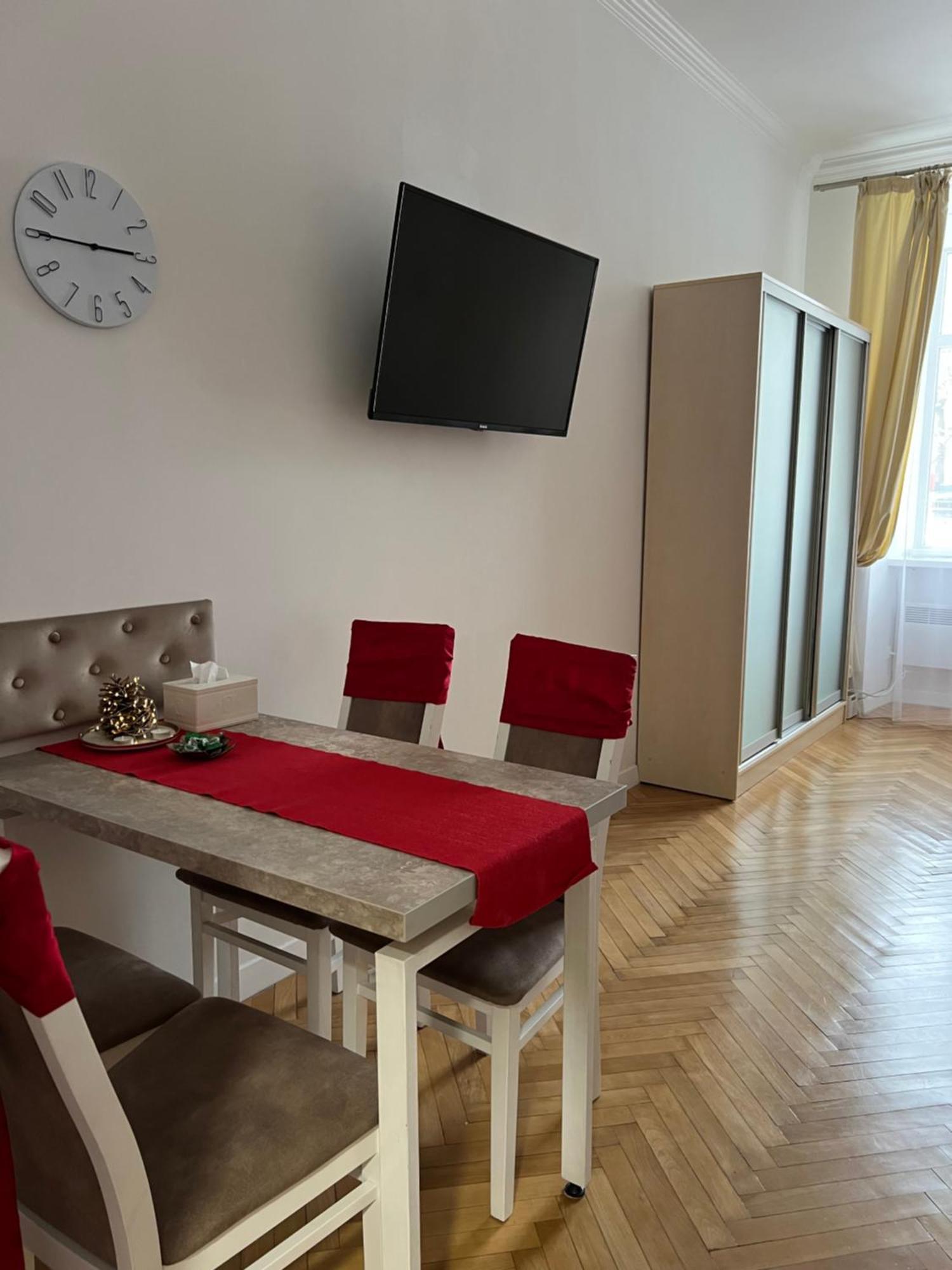 Siesta Apartment On Stefanyka Λβιβ Εξωτερικό φωτογραφία